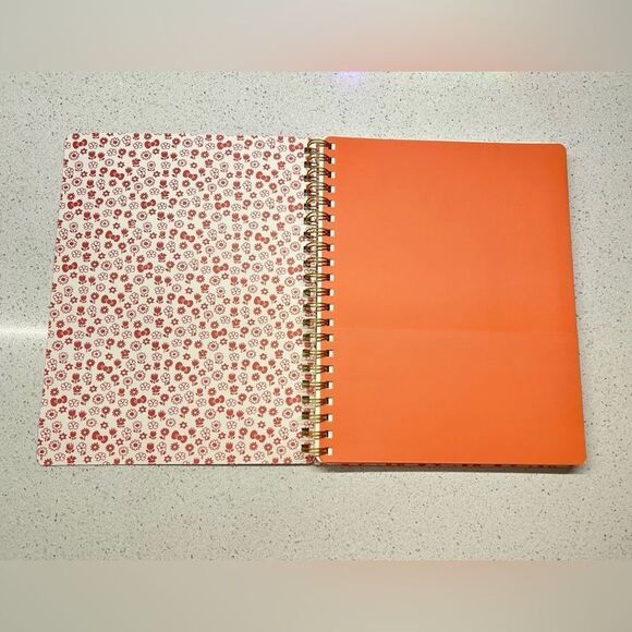 Hello Kitty Planner - Picture 2 of 5